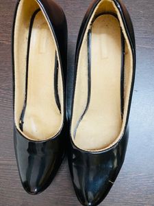 Black Heeled Shoes Ladies