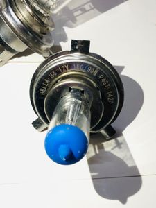 2 Halogin Bulb Only One Filament Burn Second Is Wo