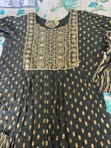 full suit mehendi green