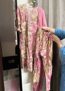 Pink &amp; Gold Embroidered Kurti
