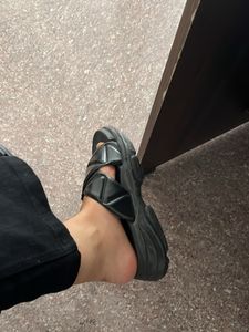 slippers
