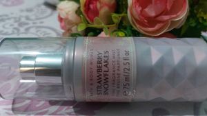 Strawberry Snowflakes by Bath and Body Works, 10ml
