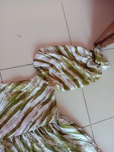 Green Colour Dress With Balloon Sleeve