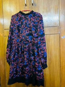 vintage haulter neck dress with full puffy sleeves