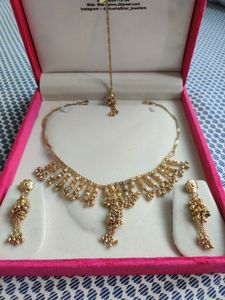 Gold Set With Tikka