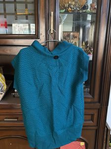 Stylish Teal Knit Vest