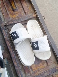 Nike Slides - Casual Comfort