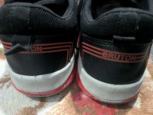 Bruton Black Sneakers