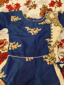 I'm Selling A Gown Which Is In Very Good Quality