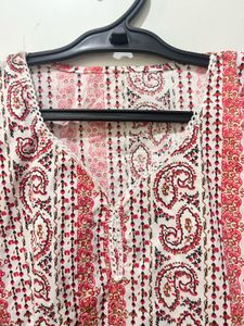 Red &amp; White Paisley Print Kurta