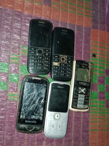 Vintage Cell Phone Lot - For Parts or Repair