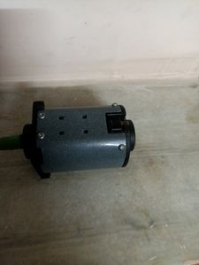 DC Motor With Free Convertor