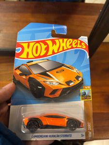 Hot Wheels Lamborghini Huracan Sterrato