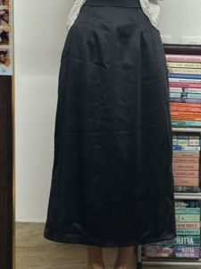 Elegant Black Midi Skirt