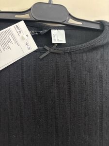 H&amp;M OVERLOCK-DETAIL POINTELLE TOP