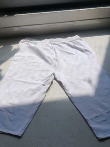 White short leggings for women