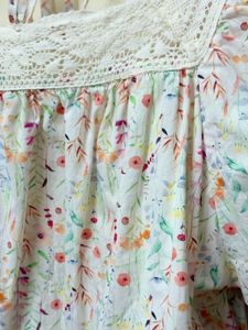 Stylish Floral Print Top – Comfortable &amp; Trendy