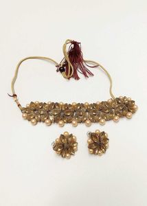 Elegant Choker Necklace Set (New)