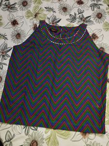 Chic Chevron Print Top