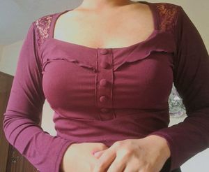 Fitted Deep Berry Button-Front Knit Top🍒❤️🌟
