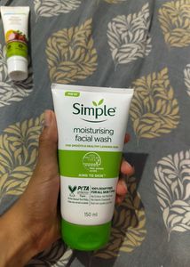 Simple Moisturizing Facewash