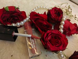 Sugar Time To Shine Limited Lip Gloss (Number 2)