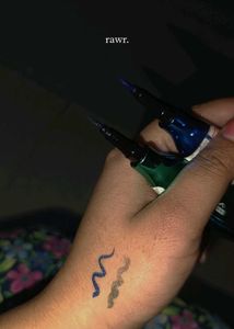 KISS BEAUTY GREEN AND BLUE SKETCH EYELINERS