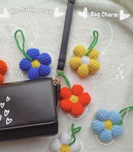 Crochet flower charm chunky 💕🌸