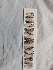 Nude Nail Paint Sparkle Design 💅