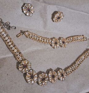 🌟 Bridal-Style Kundan Jewelry Set –