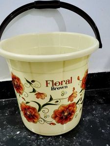 Bucket with Mug ✨