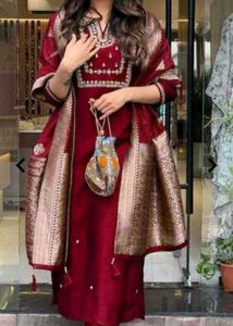 women embroidered straight kurta with dupatta and