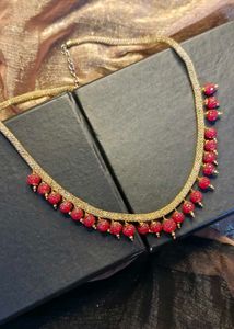 Single Line Red Necklace