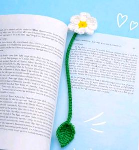 Crochet Daisy Bookmark