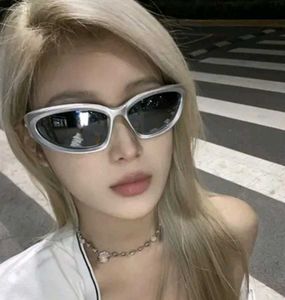 Y2K Sunglasses 🕶️