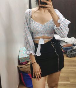 Beautiful Printed Blue Crop Top With Tying
