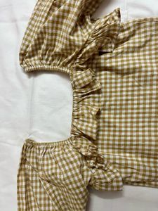 Gingham Crop Top with Puff Sleeves