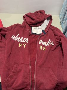 Women’s 2 sweatshirt/ Hoodie