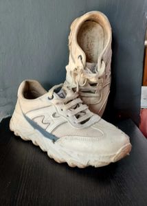 White Sneakers Small