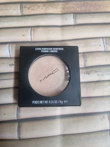 MAC Extra Dimension Skinfinish
