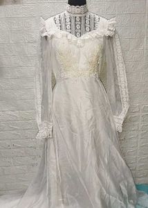 Lace Vintage Wedding Dress/ Gown