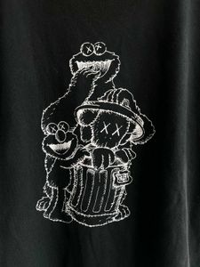 UNIQLO BLACK TEE