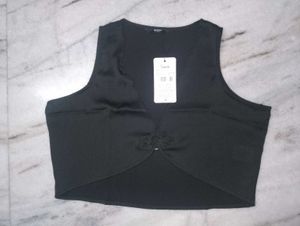 Black halter crop top