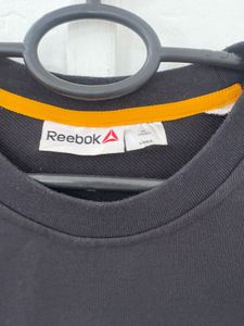 Unisex Reebok Sweatshirt