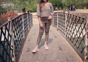 self made beautiful crop top.... 🎁one free gift 🎁