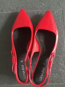 Luna Blu Red Pointed Toe Heels