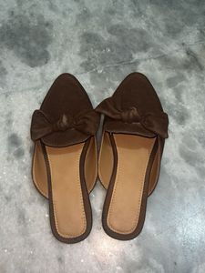 Brown Bow Flats