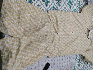 Cute co ord Set with shorts men and women both wea