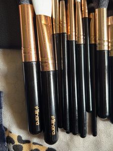 Makeup Brush Set &amp; Pouch
