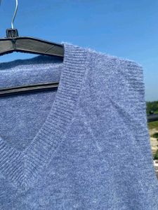 Blue crop half sweater